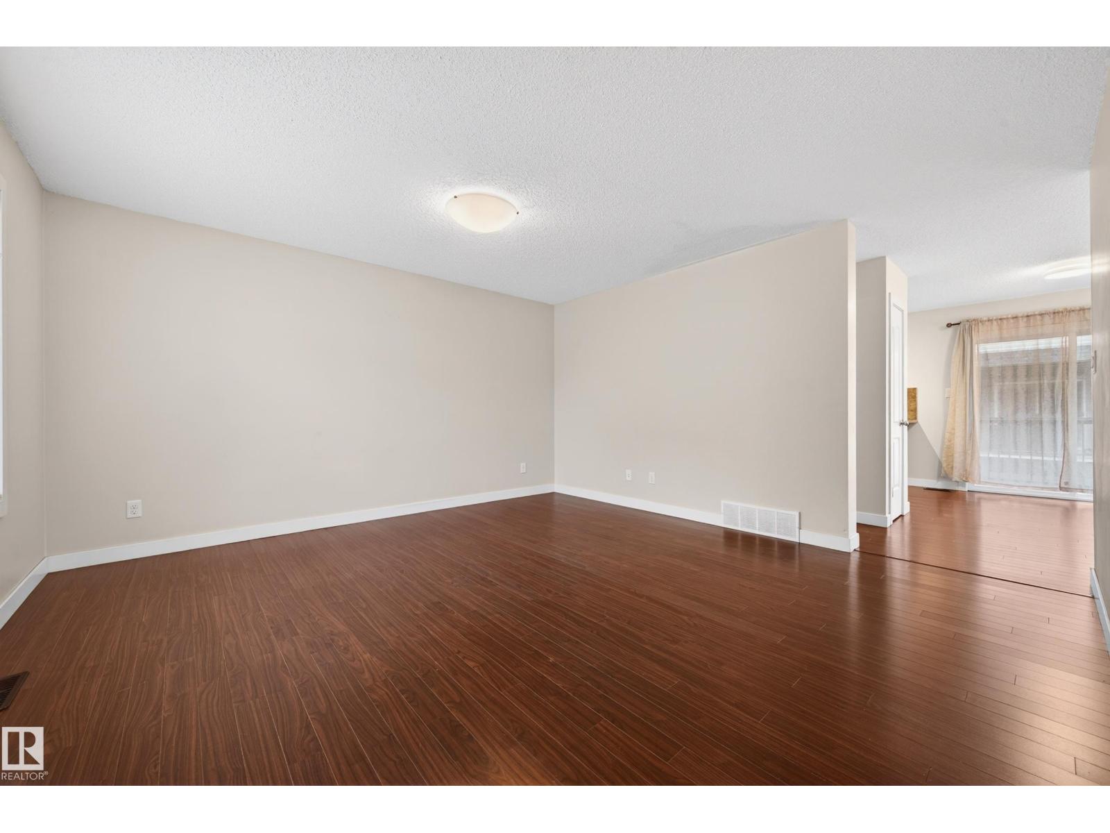 #48 8716 179 AV NW - 8