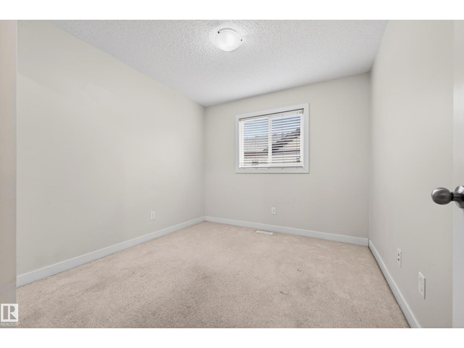 #48 8716 179 AV NW - 32