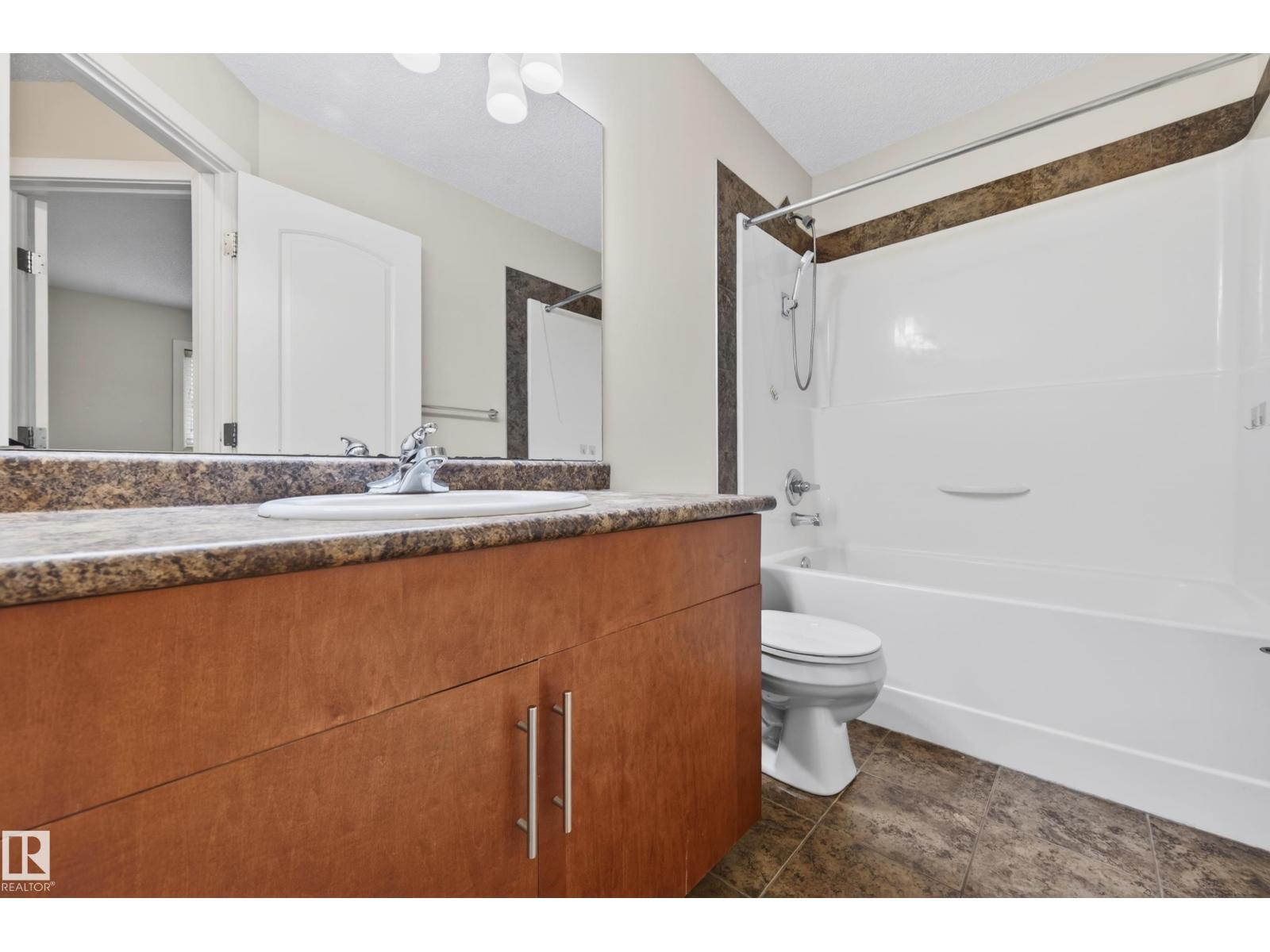 #48 8716 179 AV NW - 34