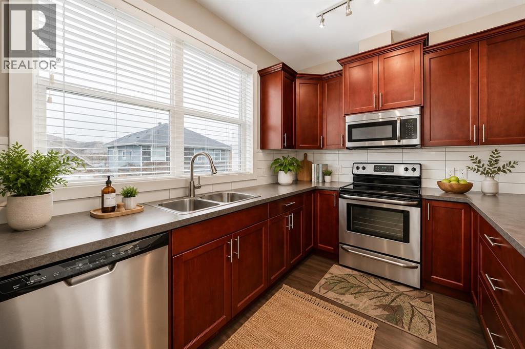 608 Redstone View NE - 31