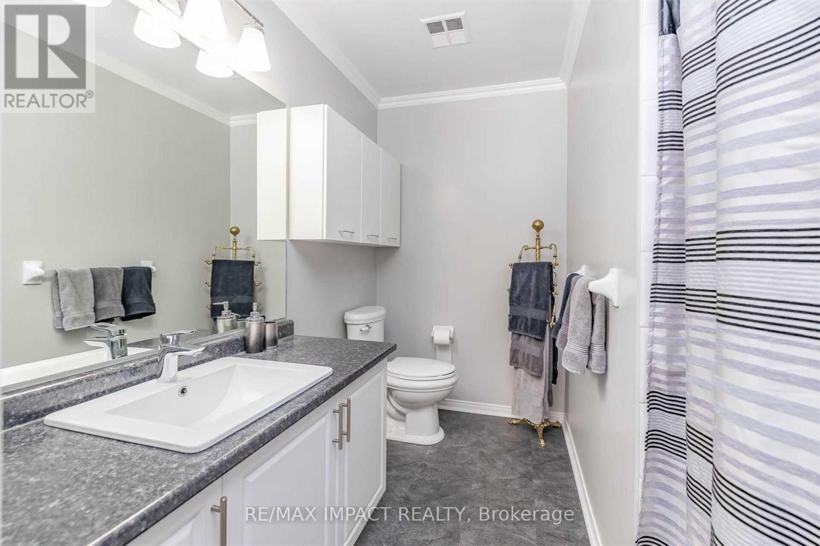 49 HOOD CRESCENT - 13