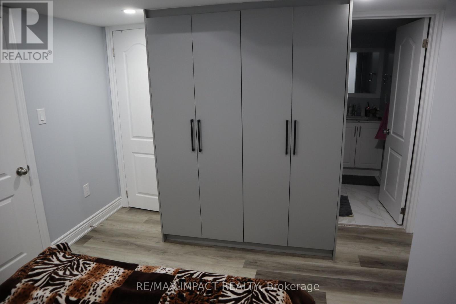 49 HOOD CRESCENT - 21