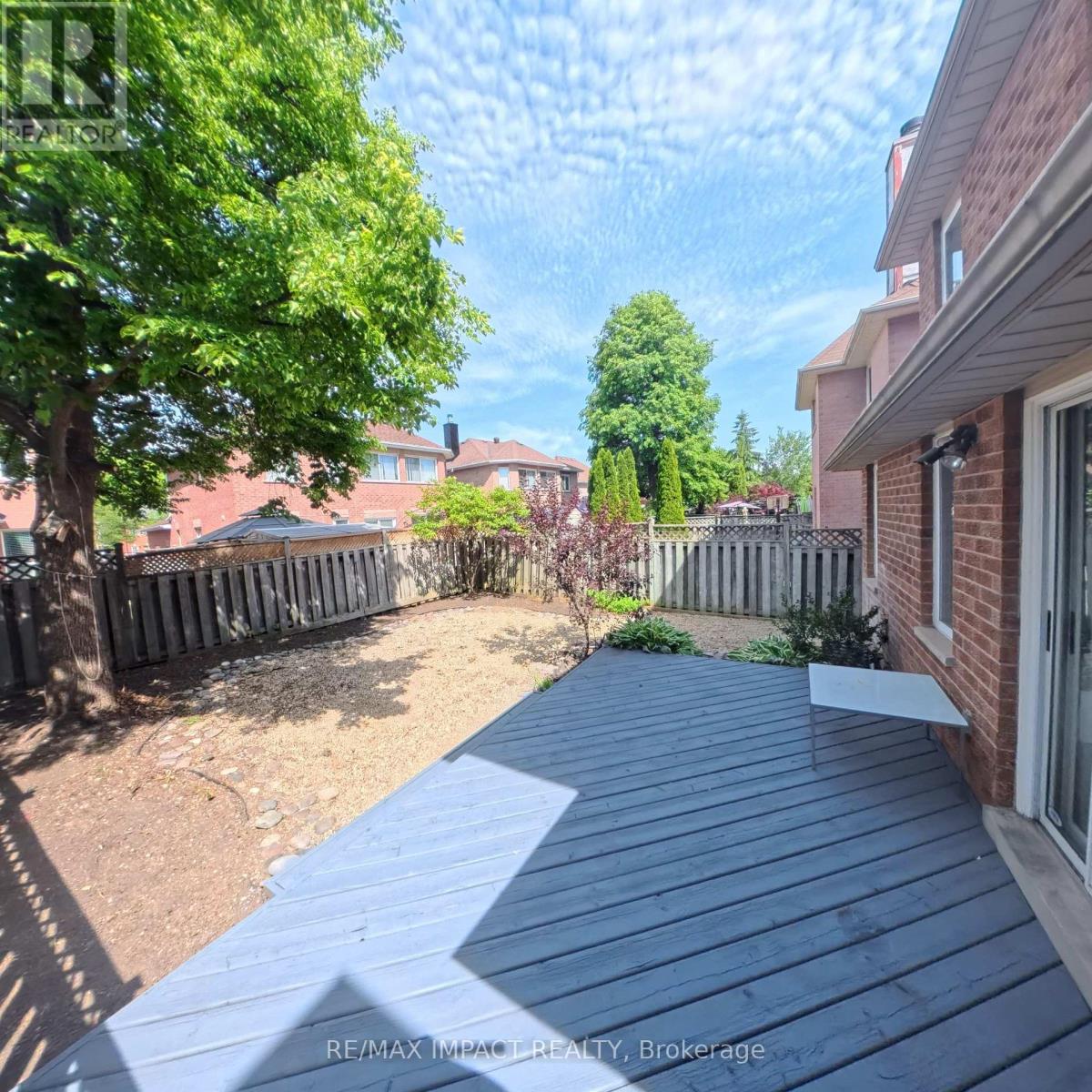 49 HOOD CRESCENT - 26
