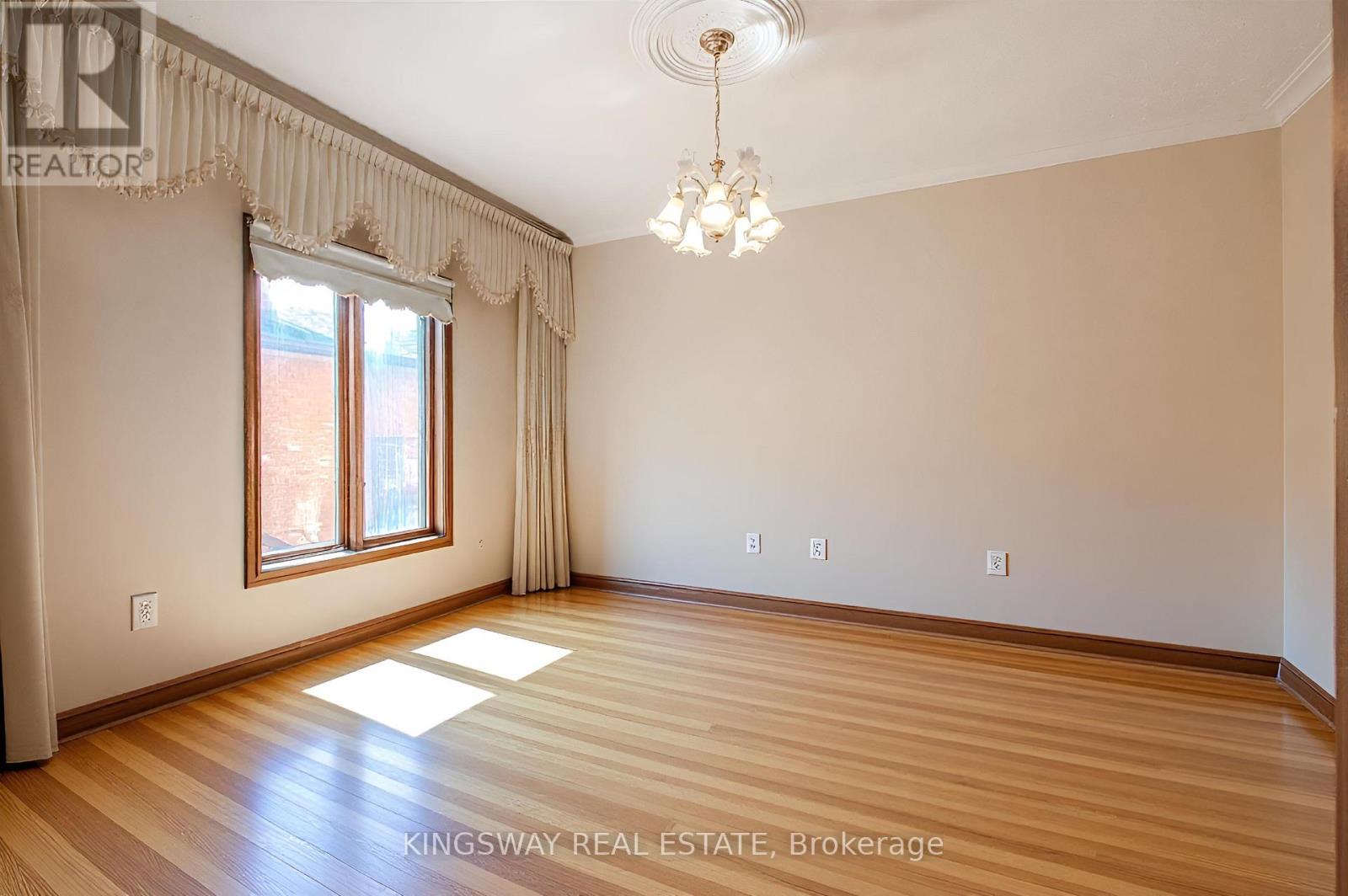 27 MULHOLLAND AVENUE - 3