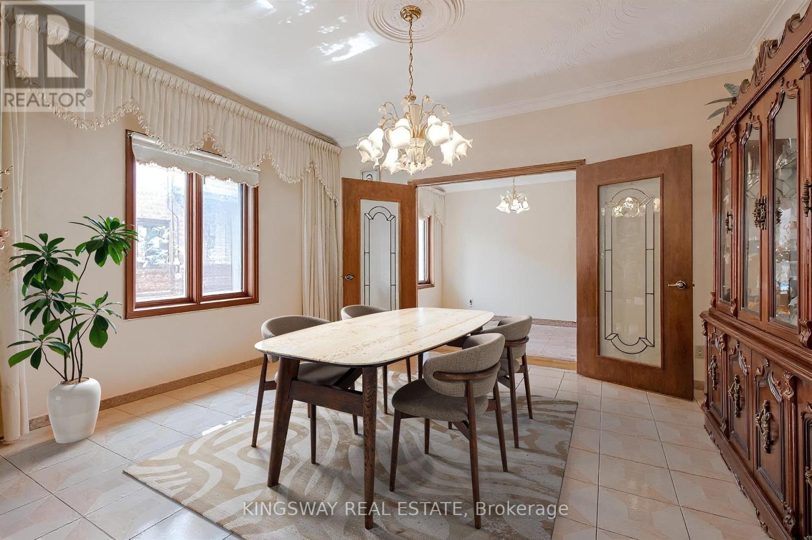 27 MULHOLLAND AVENUE - 4