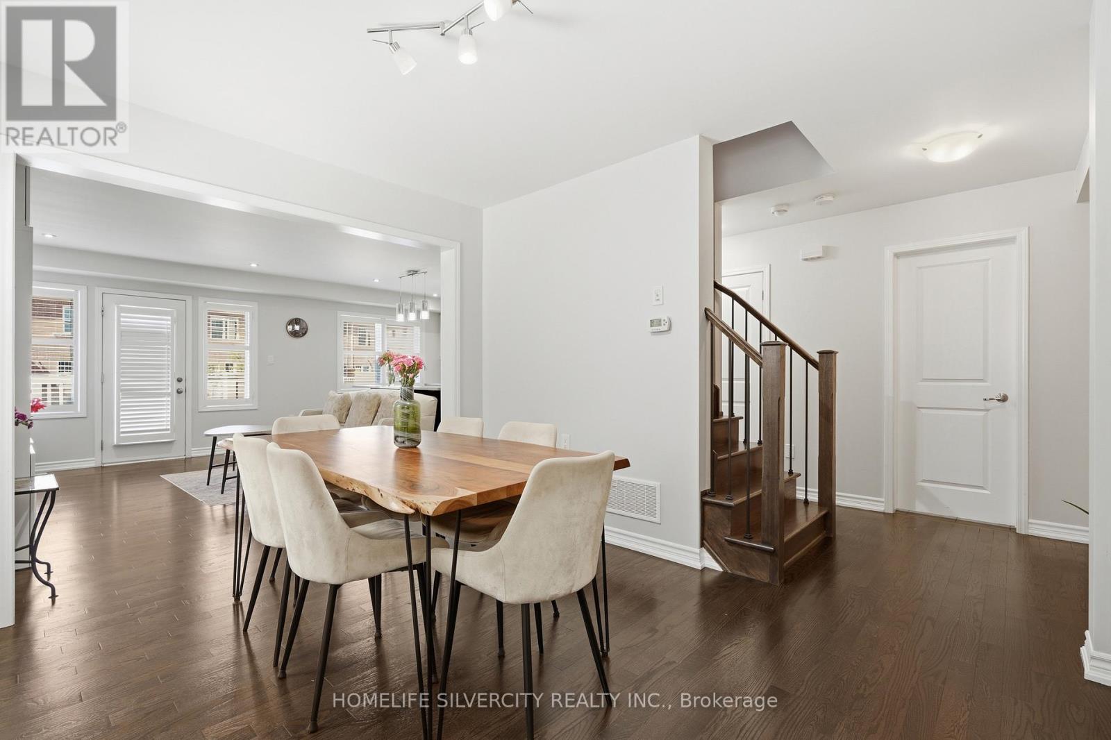 3085 MISTLETOE GARDENS - 19