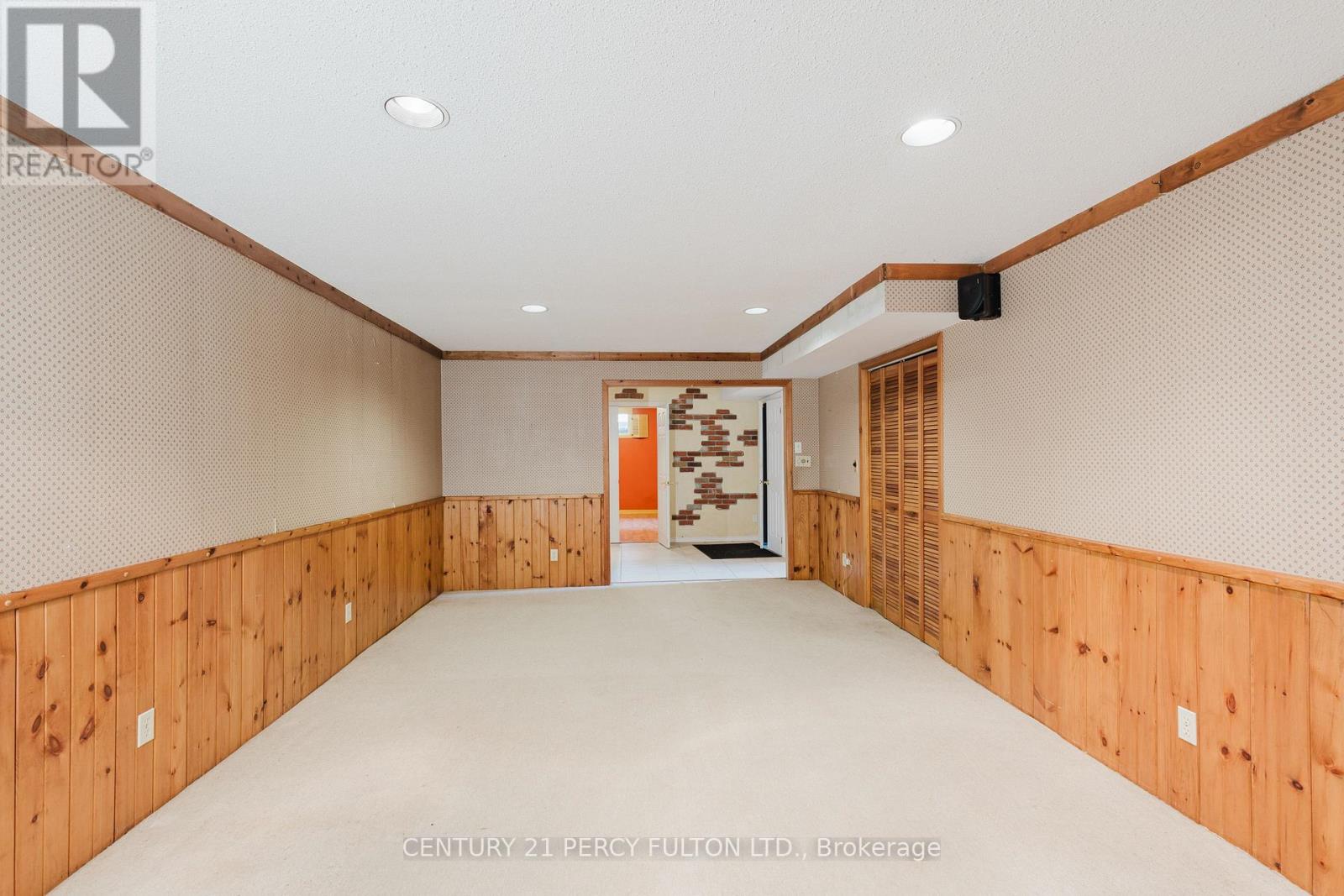10208 TENTH LINE - 17