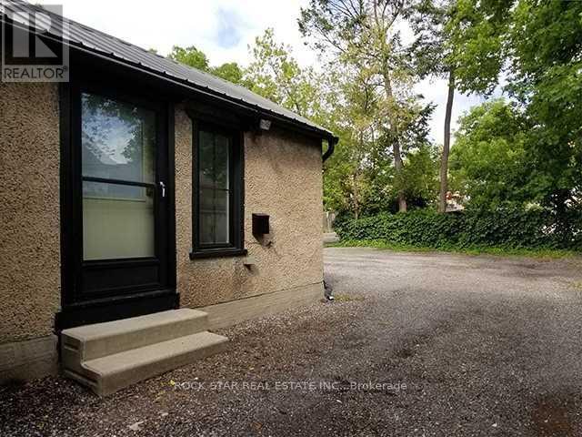 111 AINSLIE STREET N - 19