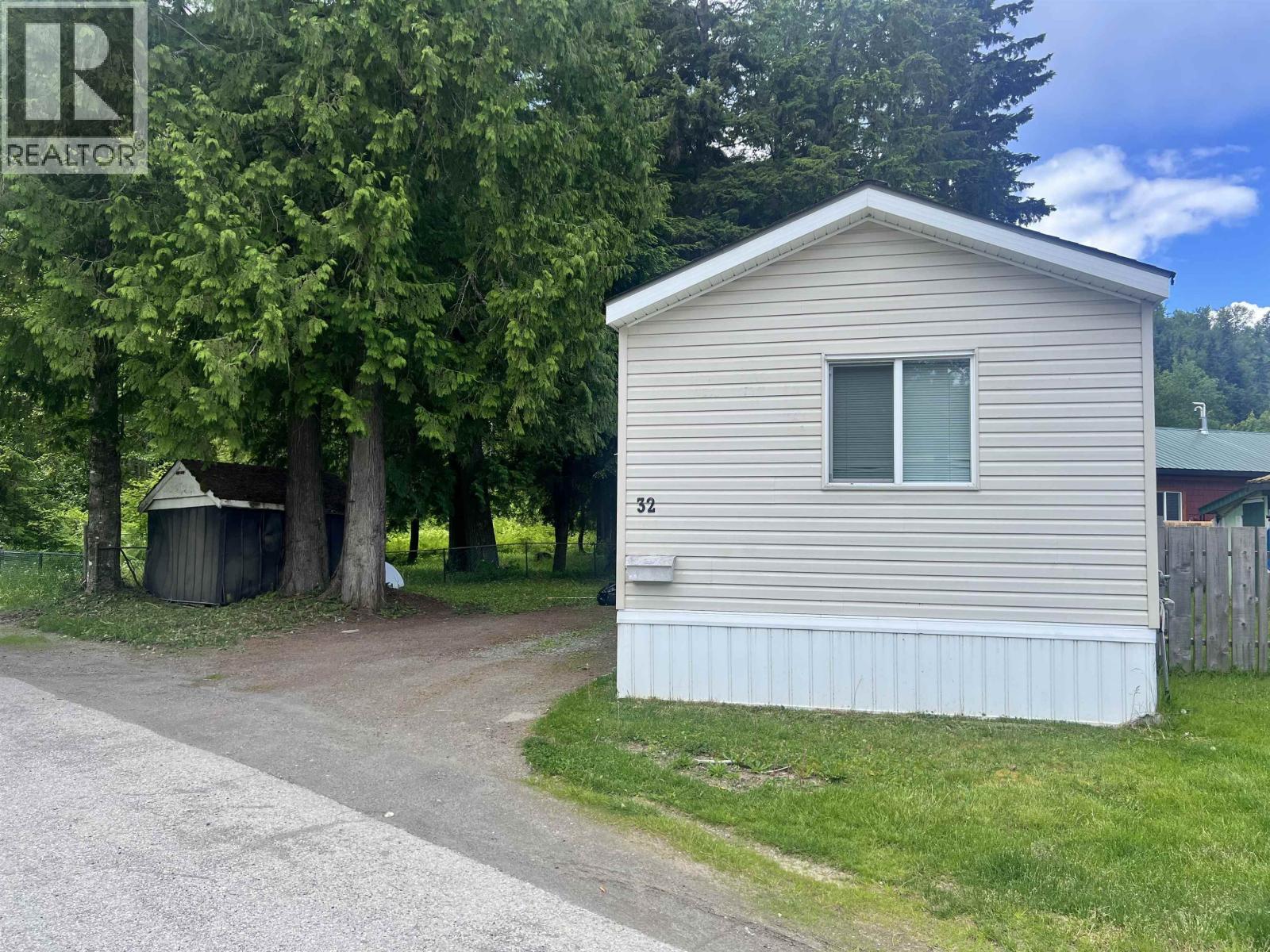 #32 4619 LOWRIE AVENUE - 3