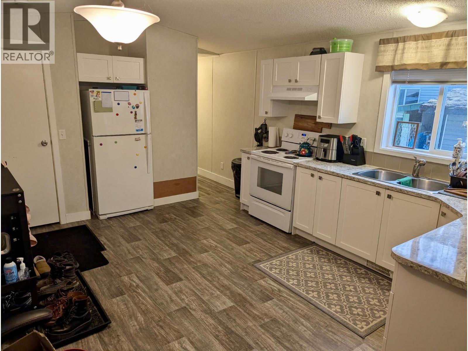 #32 4619 LOWRIE AVENUE - 5
