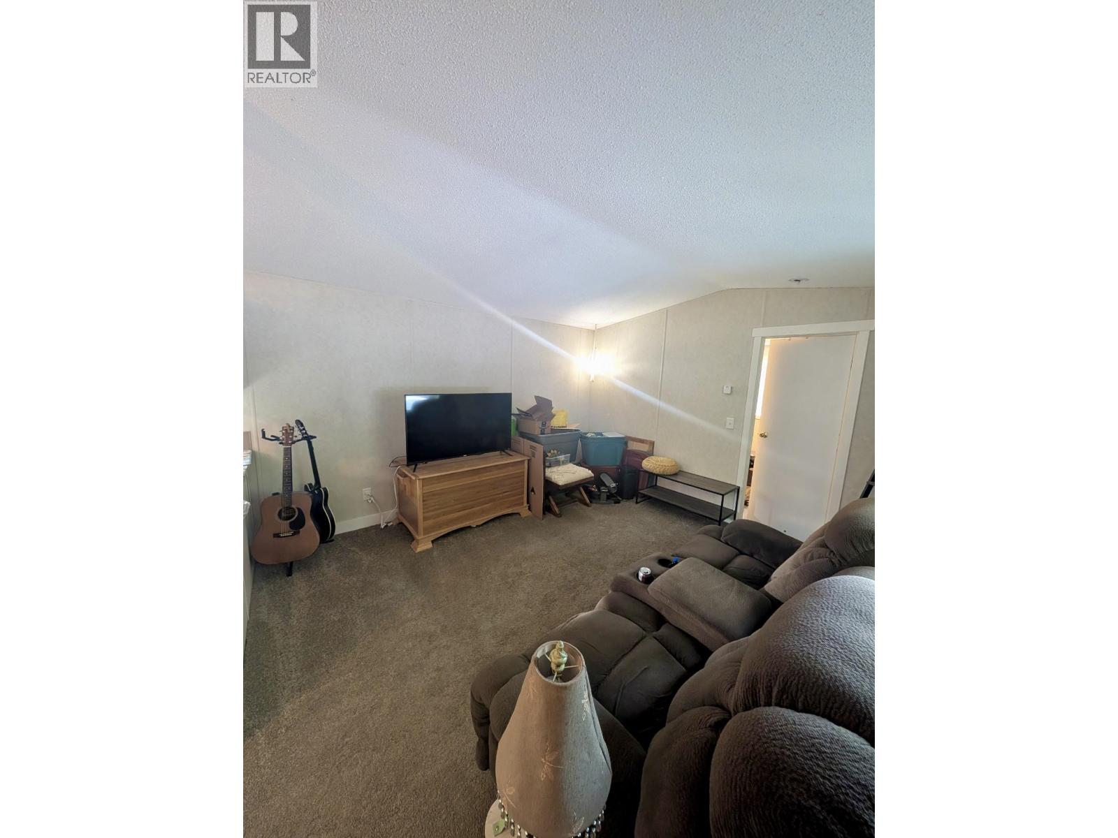 #32 4619 LOWRIE AVENUE - 7