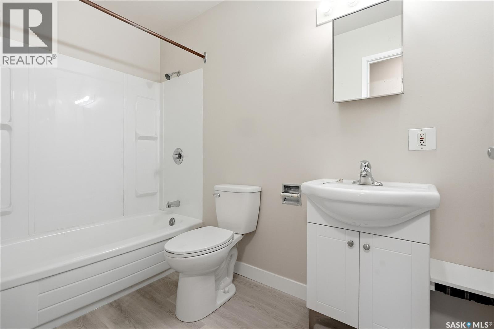 #4134 Castle ROAD - 23