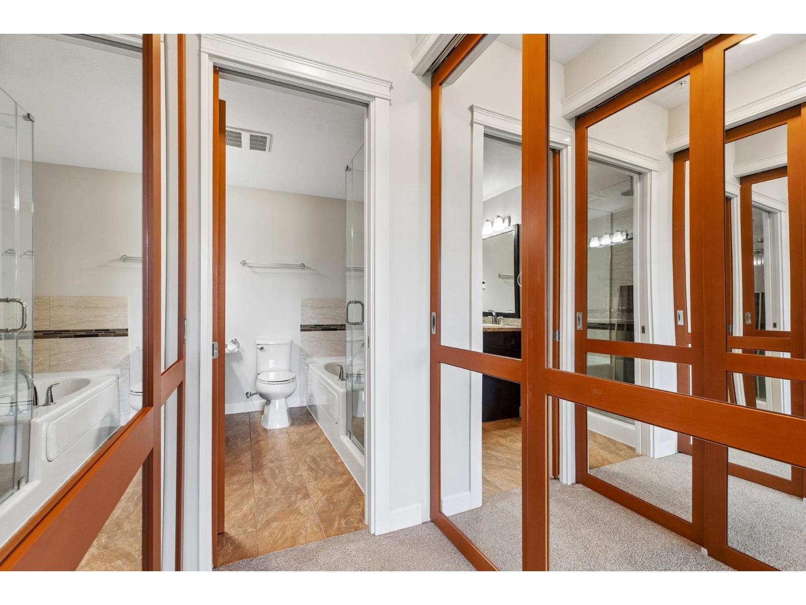 228 8157 207 STREET, Surrey