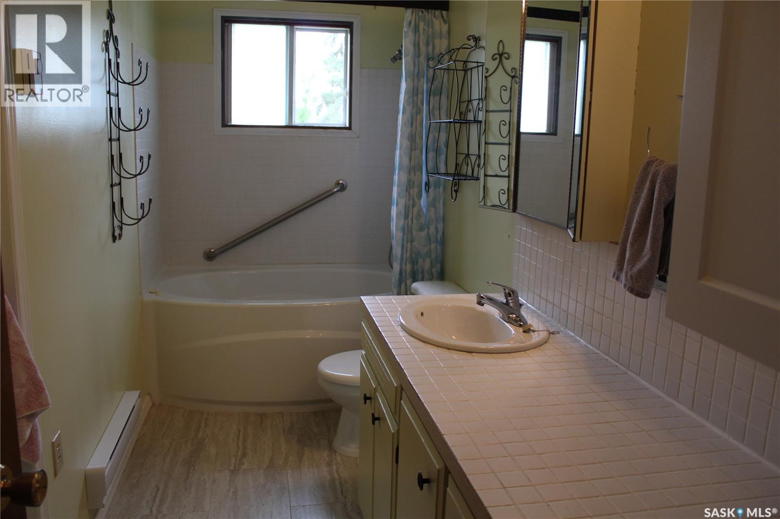 12 3rd AVENUE - 17