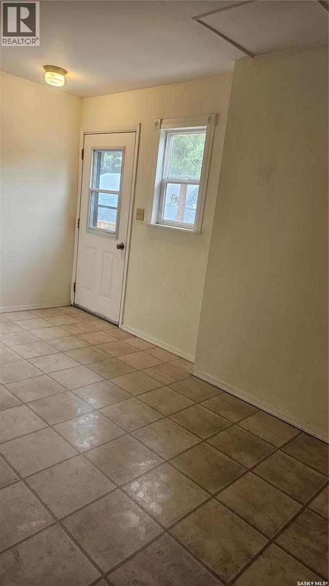 12 3rd AVENUE - Image 3