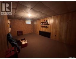 212 3rd Avenue E, Kindersley, SK S0L1S0 Photo 16