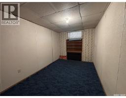 212 3rd Avenue E, Kindersley, SK S0L1S0 Photo 18