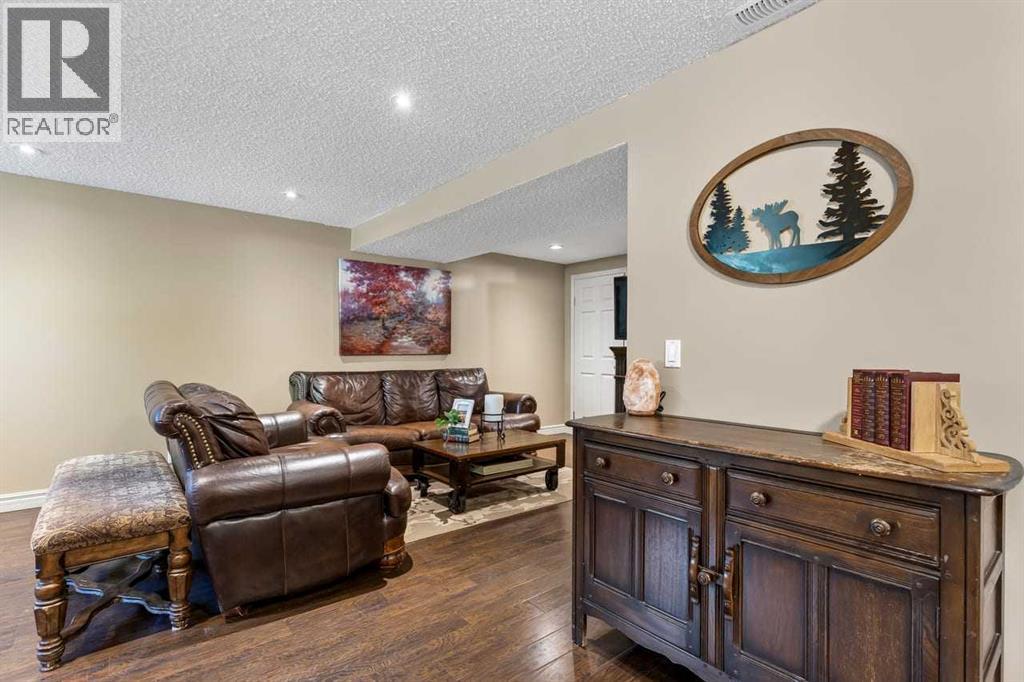 216 Castleridge Drive NE - 23