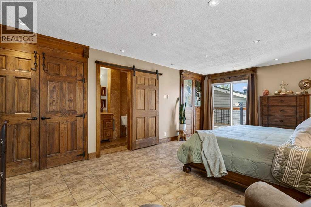 216 Castleridge Drive NE - 19