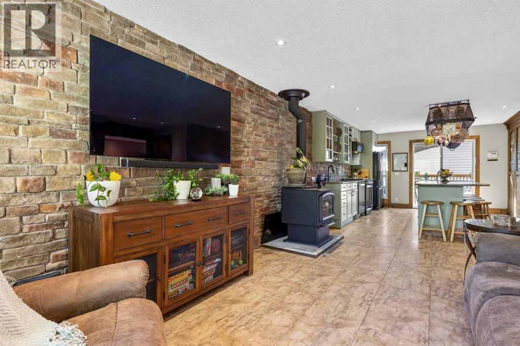 216 Castleridge Drive NE - 8