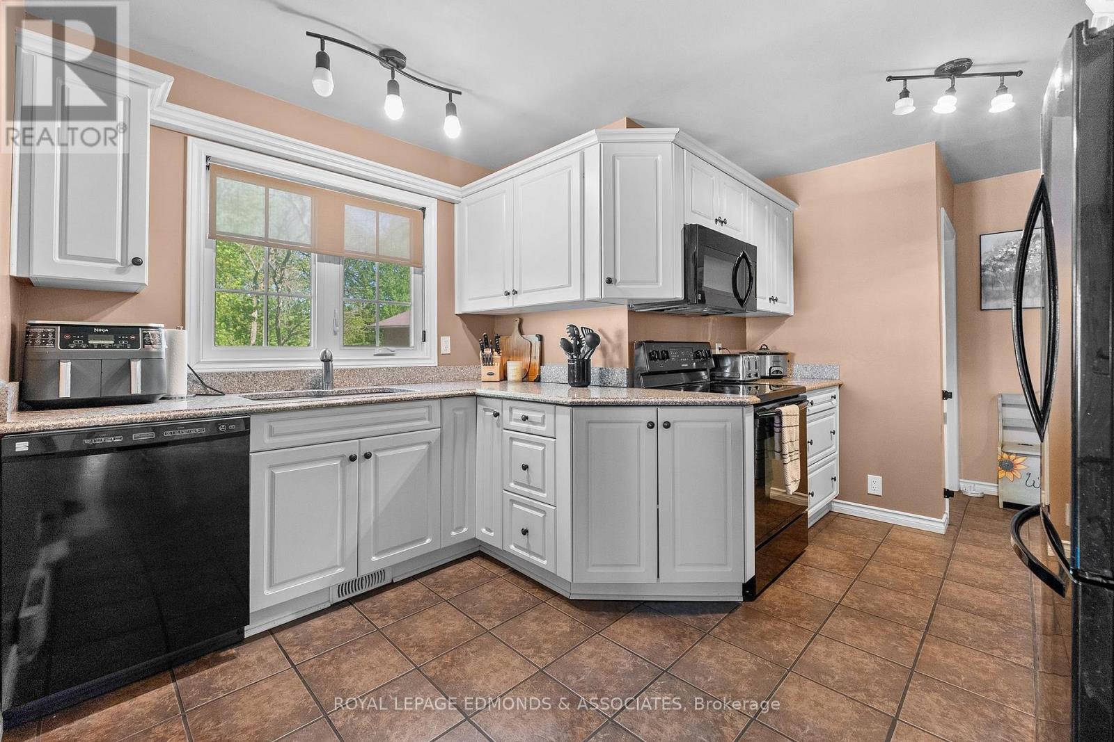 350 GERVAIS ROAD - 13