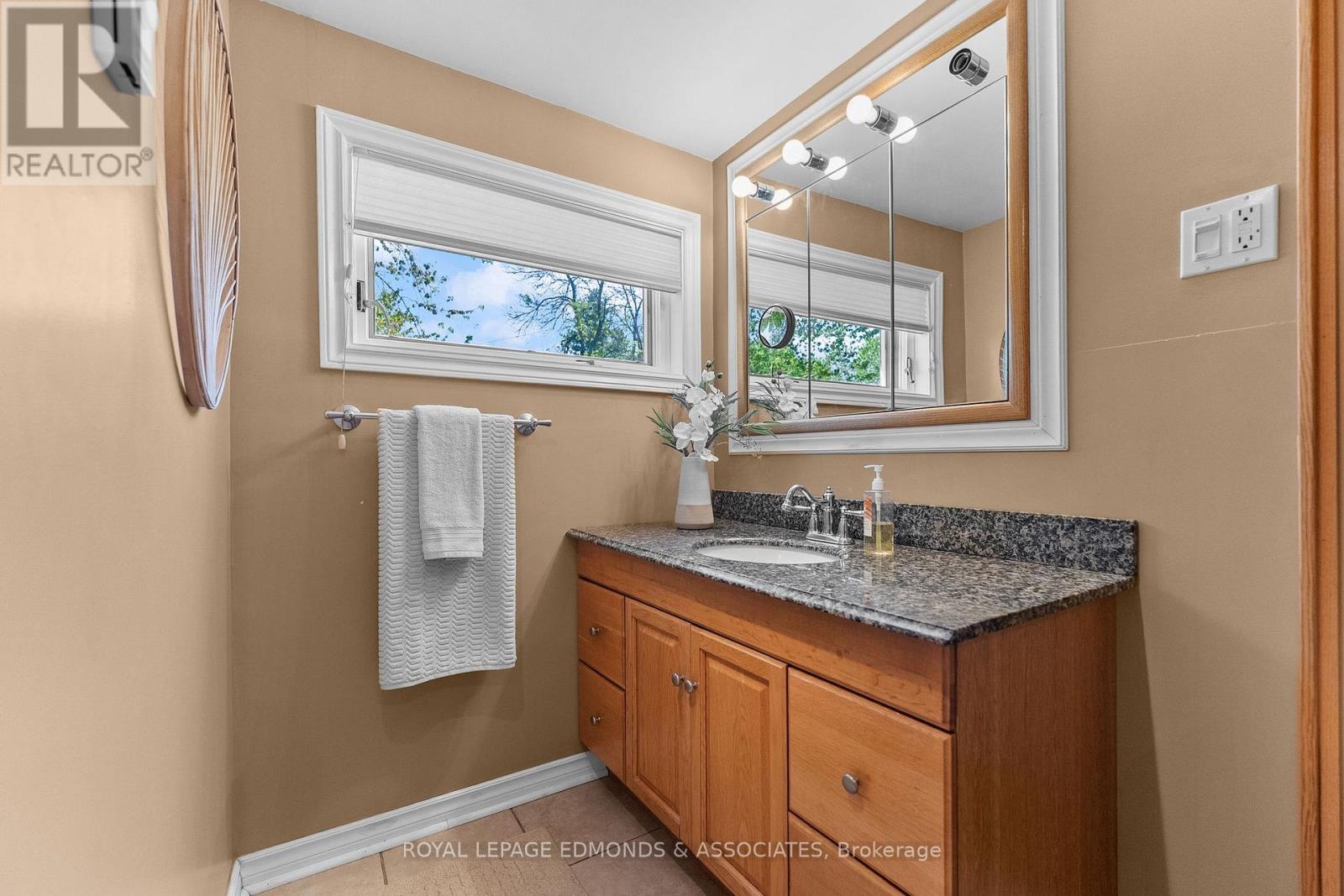 350 GERVAIS ROAD - 21