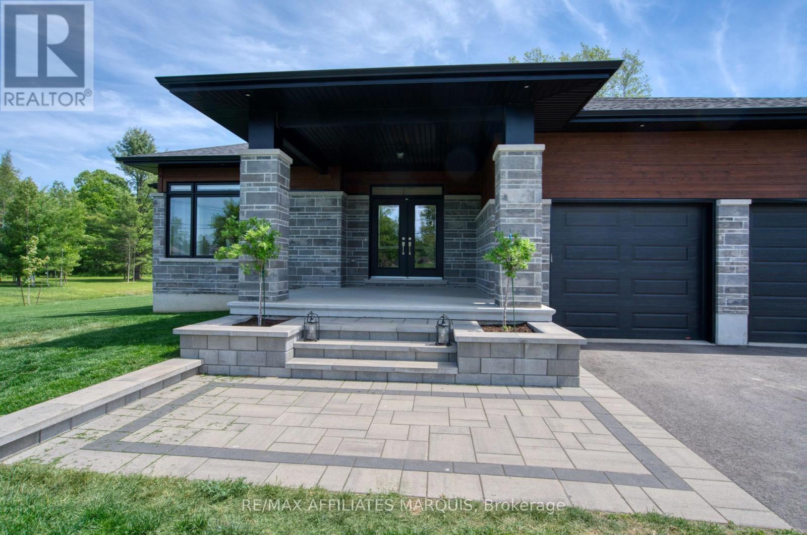 27 DIANE DRIVE - 3