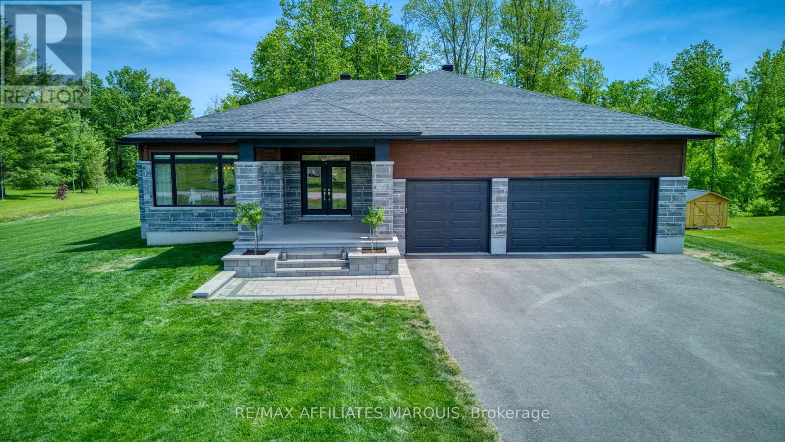 27 DIANE DRIVE - 33