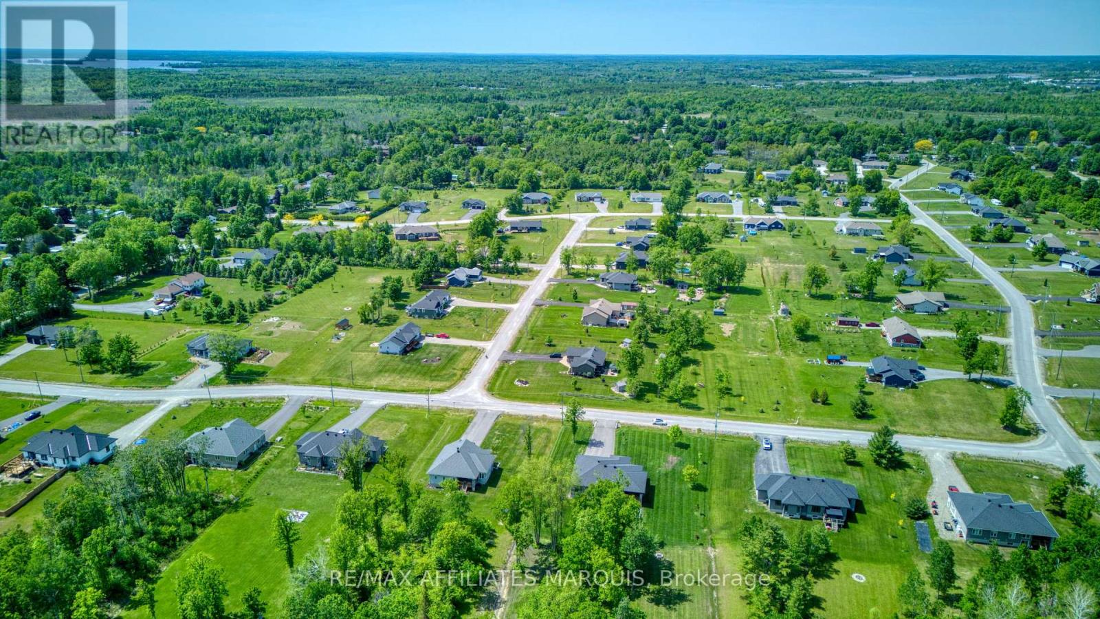 27 DIANE DRIVE - 37