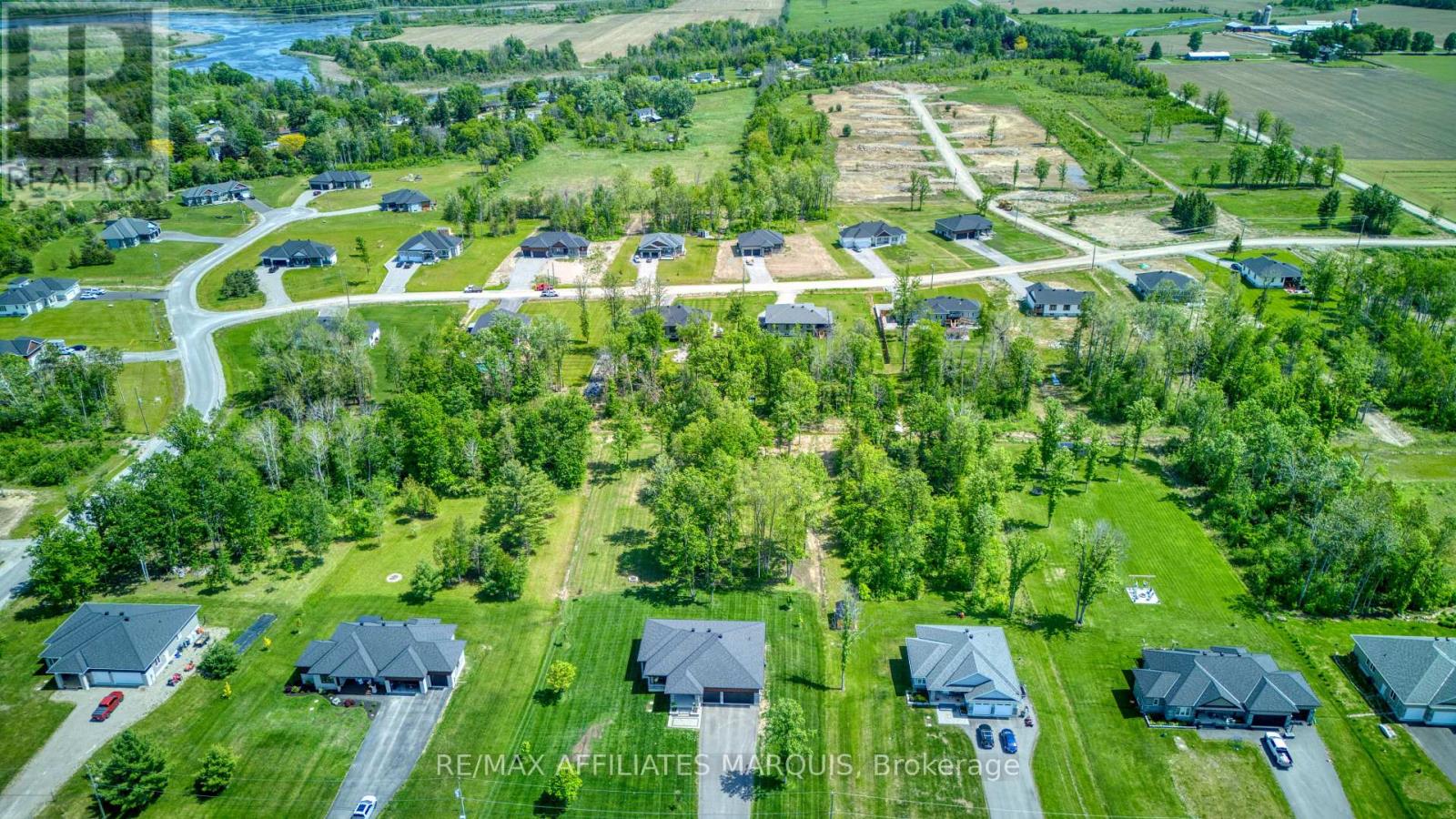 27 DIANE DRIVE - 41