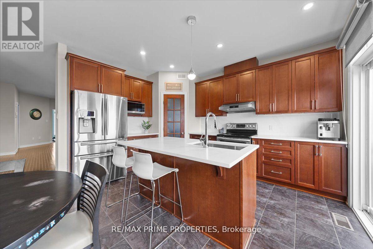 816 AZURE STREET - 15