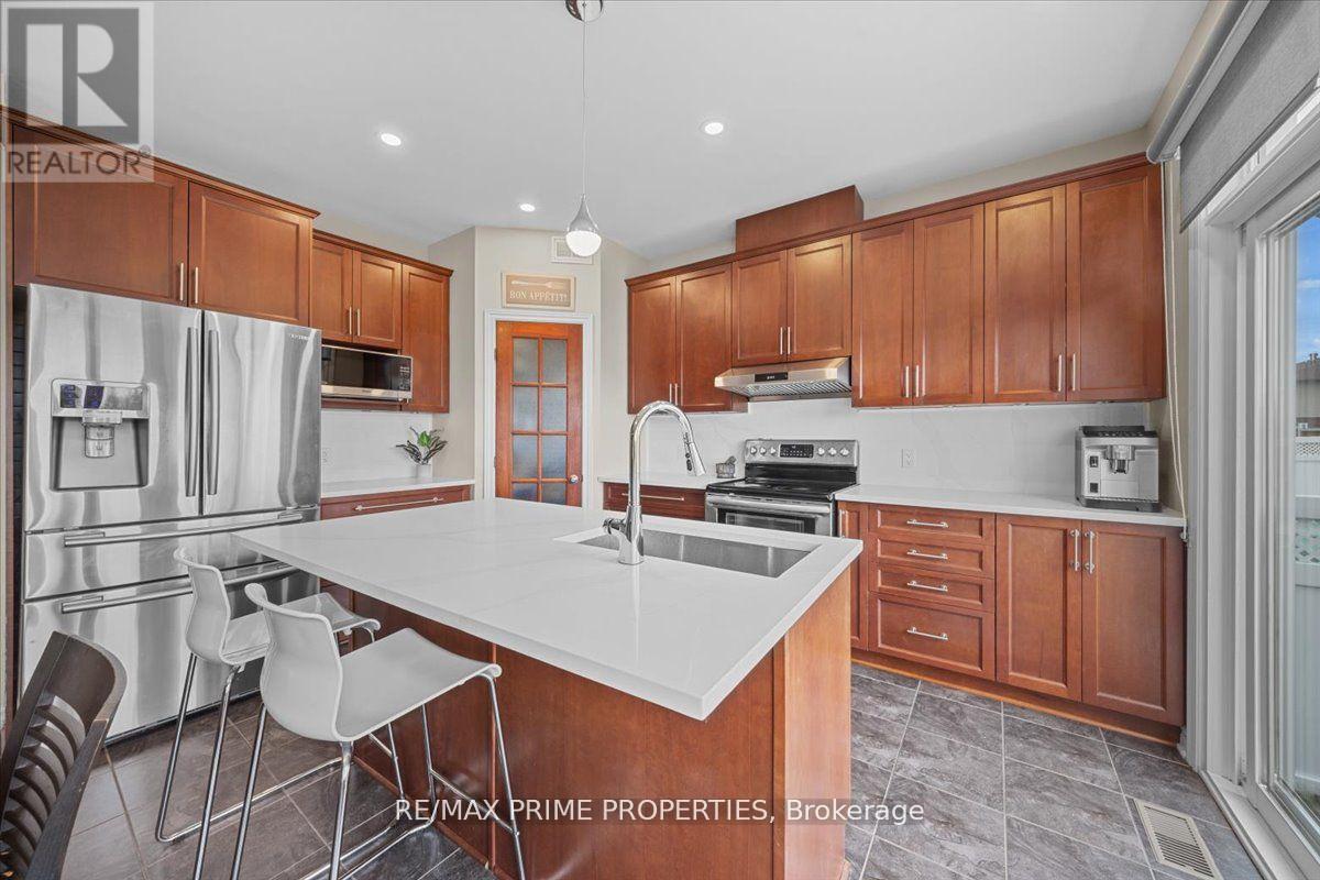 816 AZURE STREET - 16