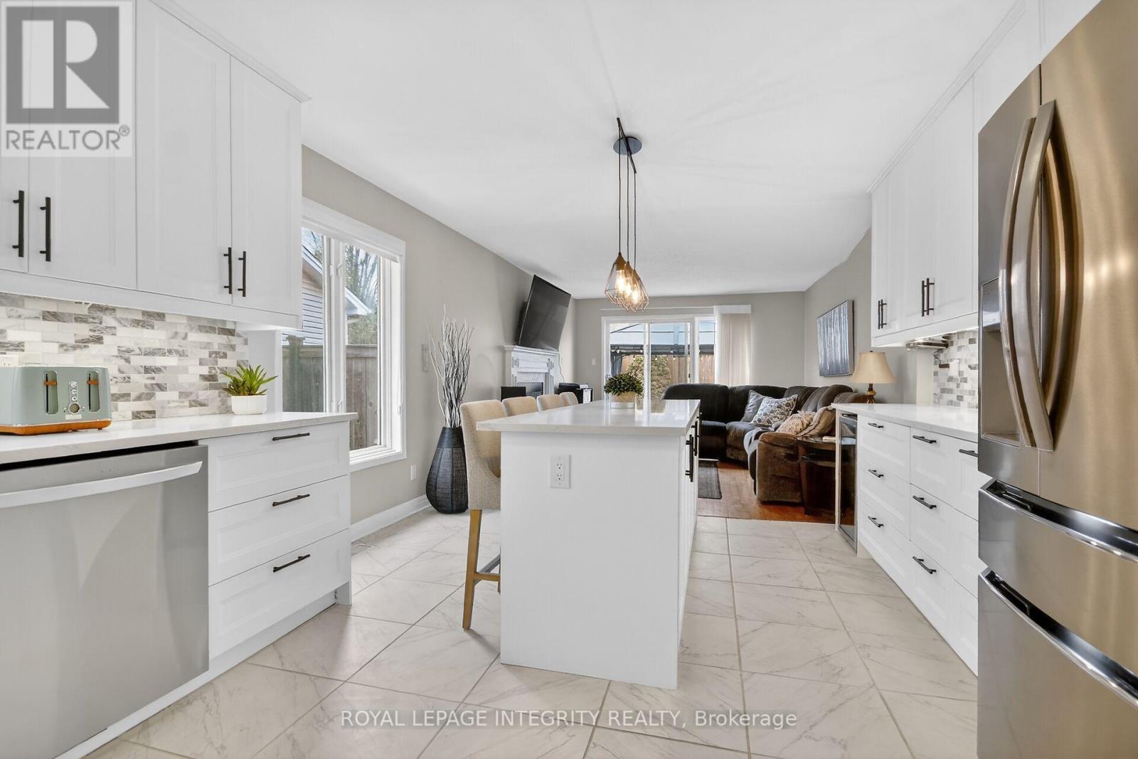 161 LONGSHIRE CIRCLE - 21