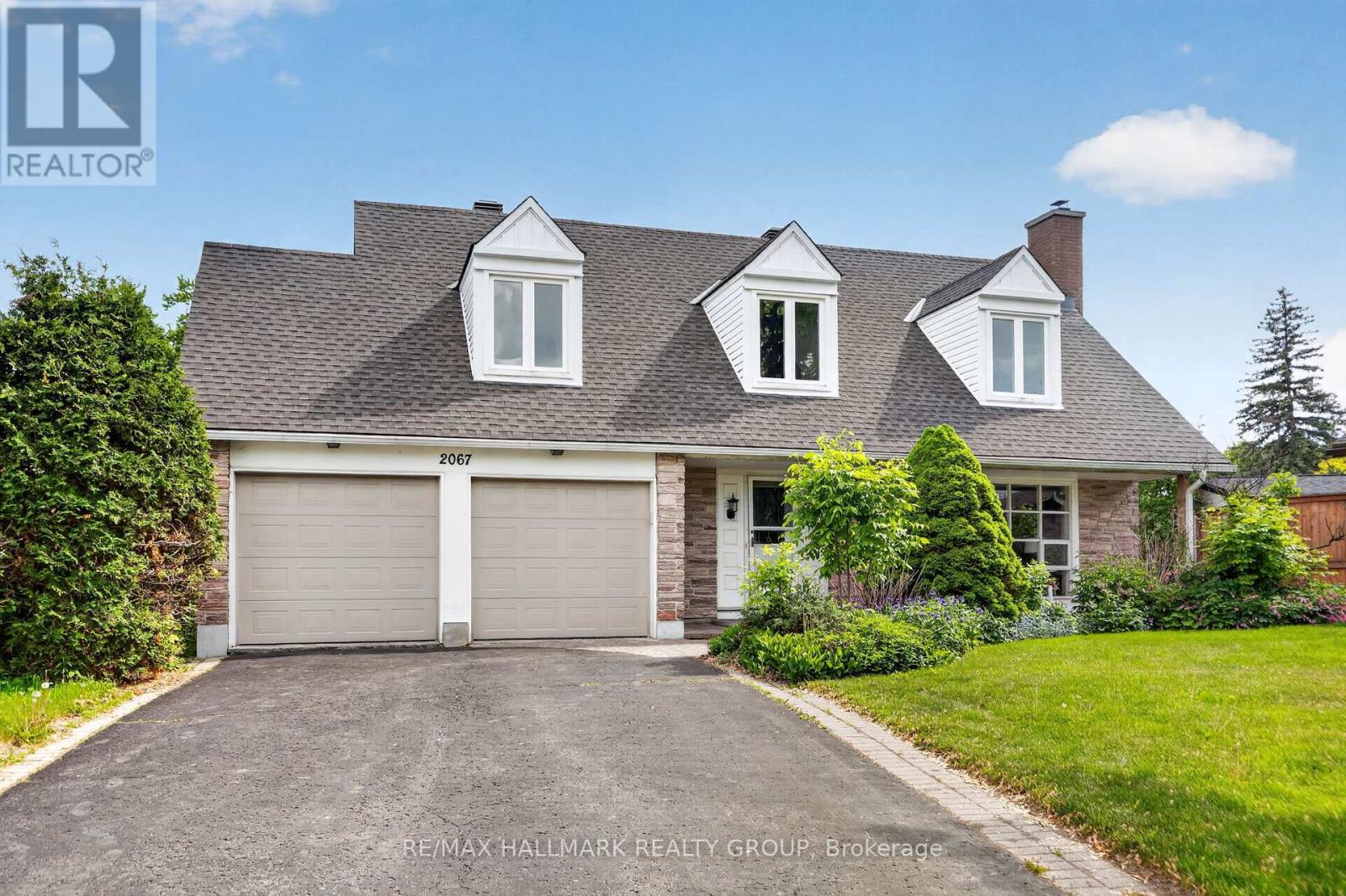 2067 WOODGLEN CRESCENT - 1