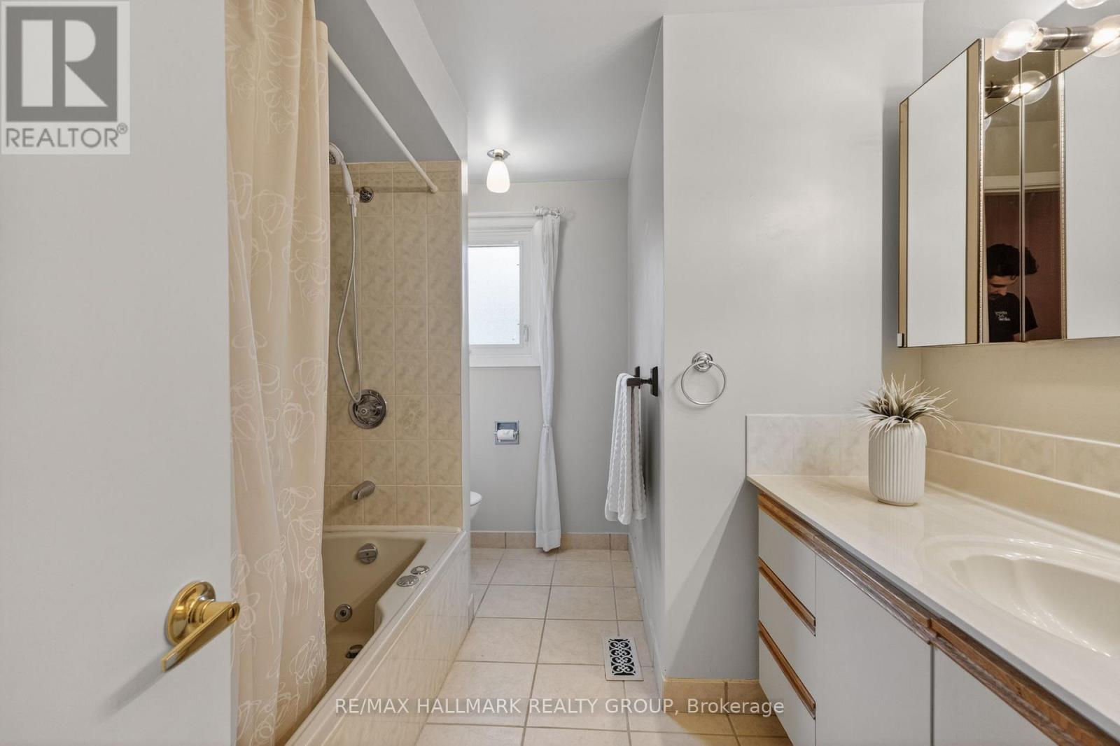 2067 WOODGLEN CRESCENT - 27