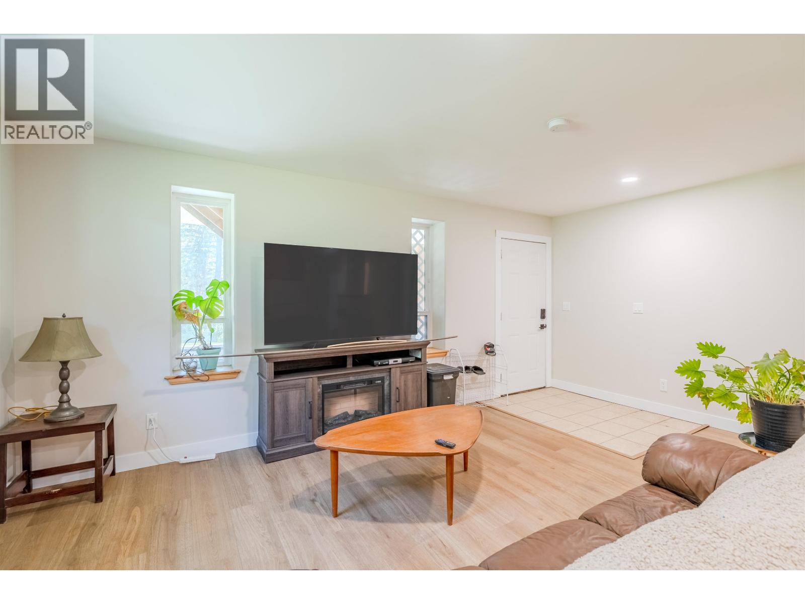 6341 REDPATH ROAD - 18
