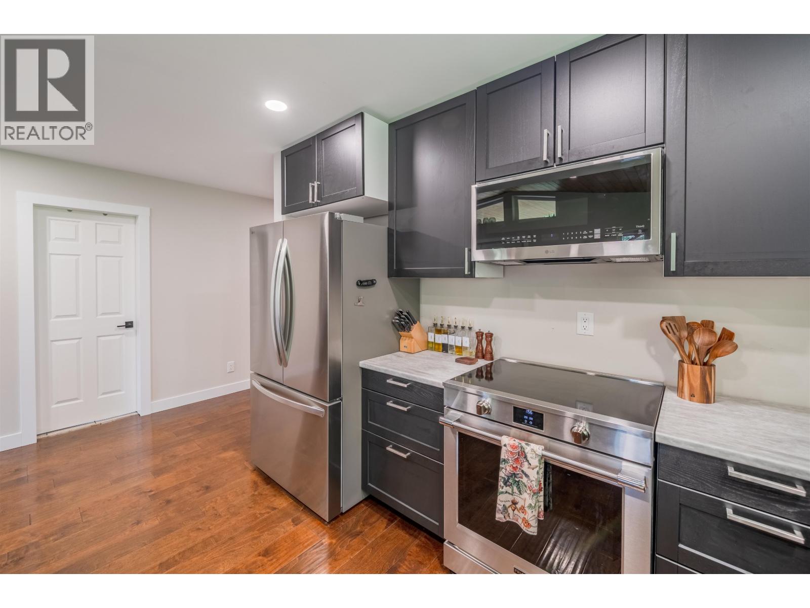 6341 REDPATH ROAD - 8