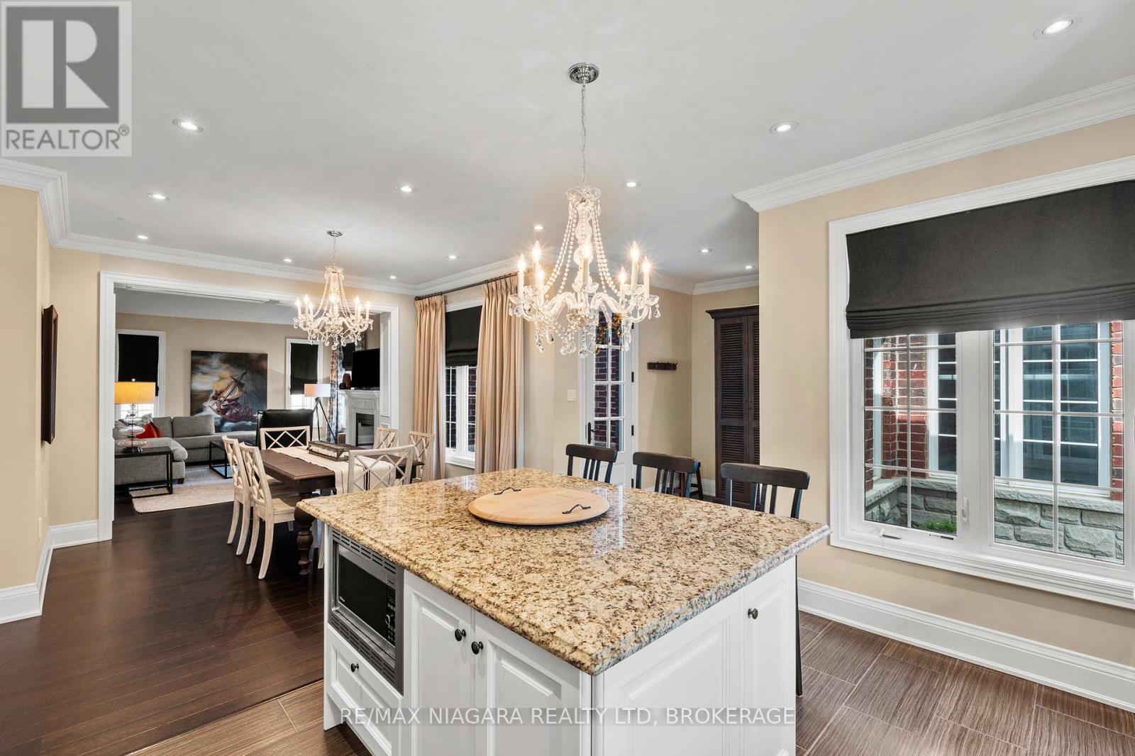110 JOHN STREET W - 10