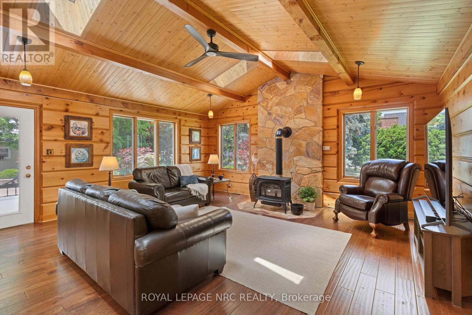 1287 THIRD ST LOUTH - 8