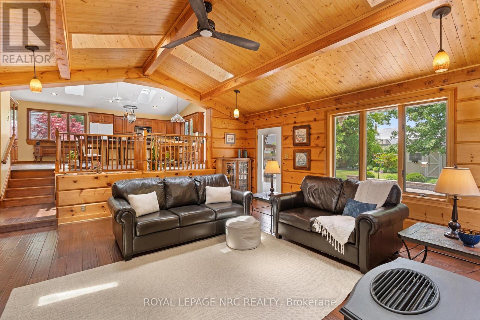 1287 THIRD ST LOUTH - 9