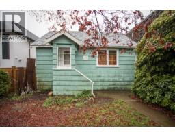 11 Hythe Avenue, Burnaby, BC V5B3H6 Photo 10