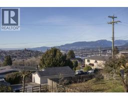 11 Hythe Avenue, Burnaby, BC V5B3H6 Photo 15