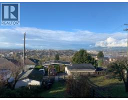 11 Hythe Avenue, Burnaby, BC V5B3H6 Photo 6