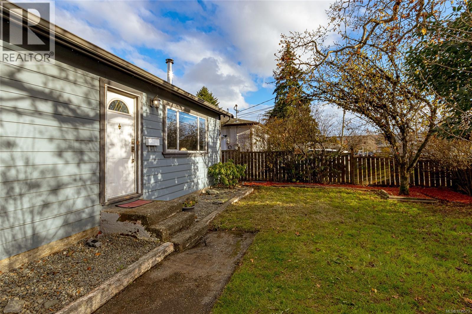 932 Bray Ave - 3