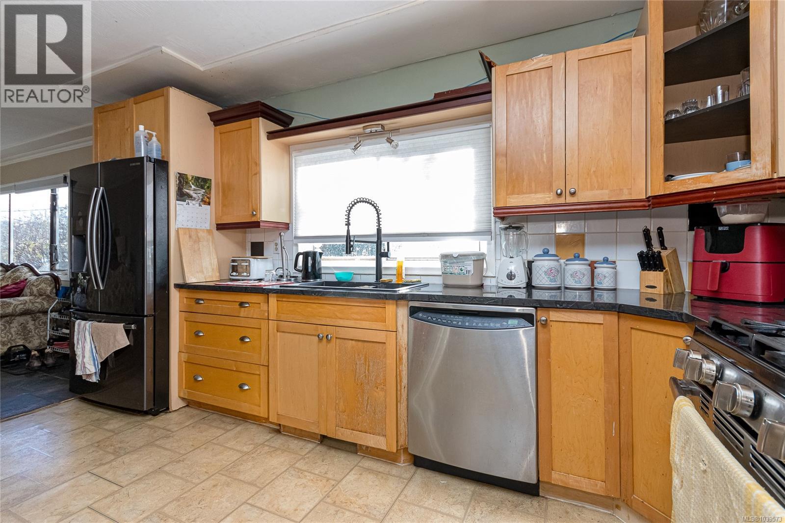932 Bray Ave - 9