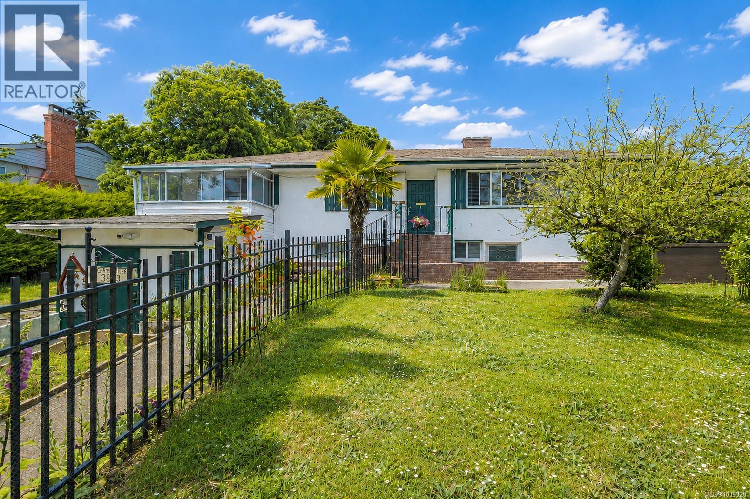3803 Merriman Dr - Image 2