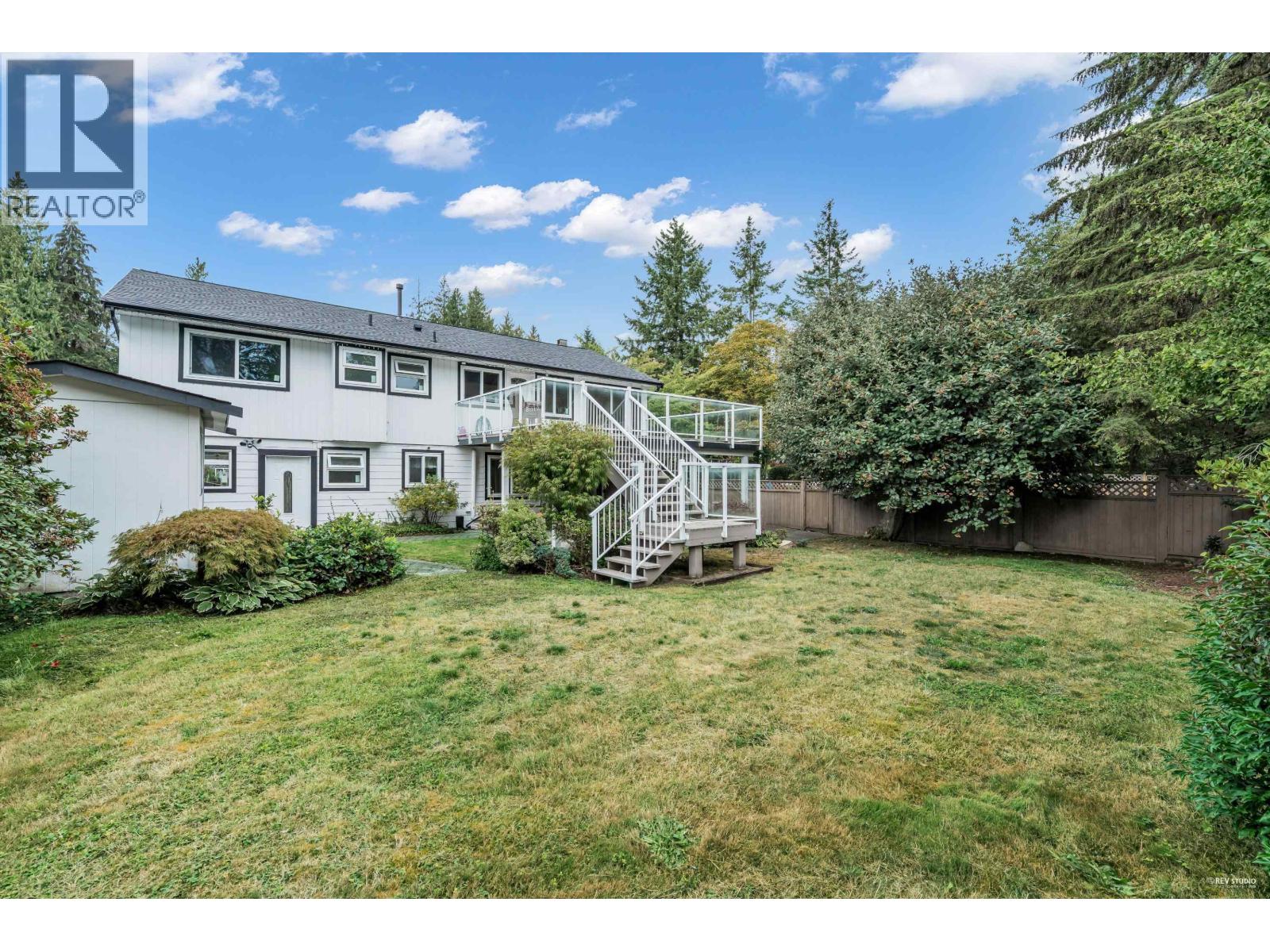 3566 REGENT AVENUE, North Vancouver