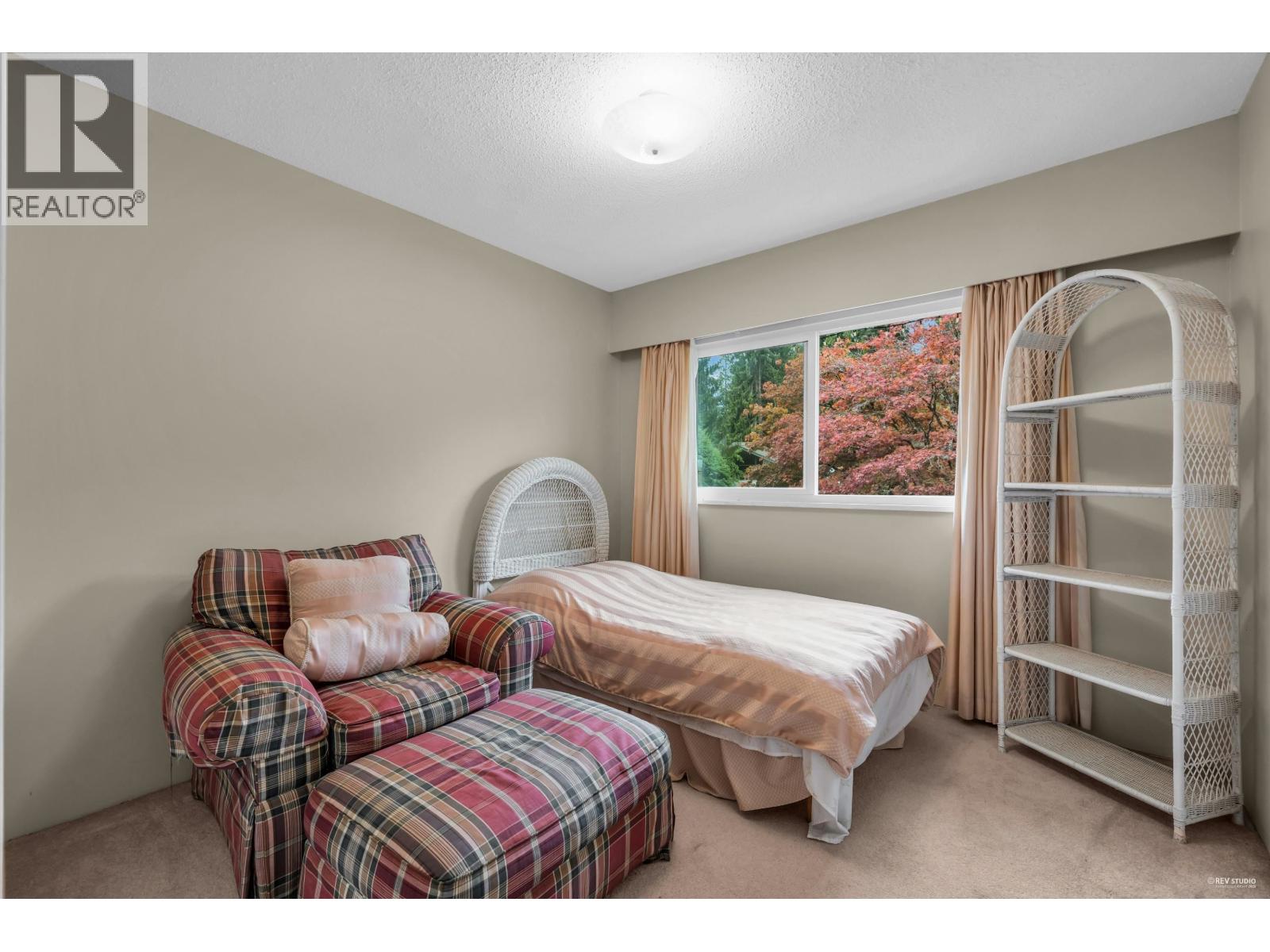 3566 REGENT AVENUE, North Vancouver