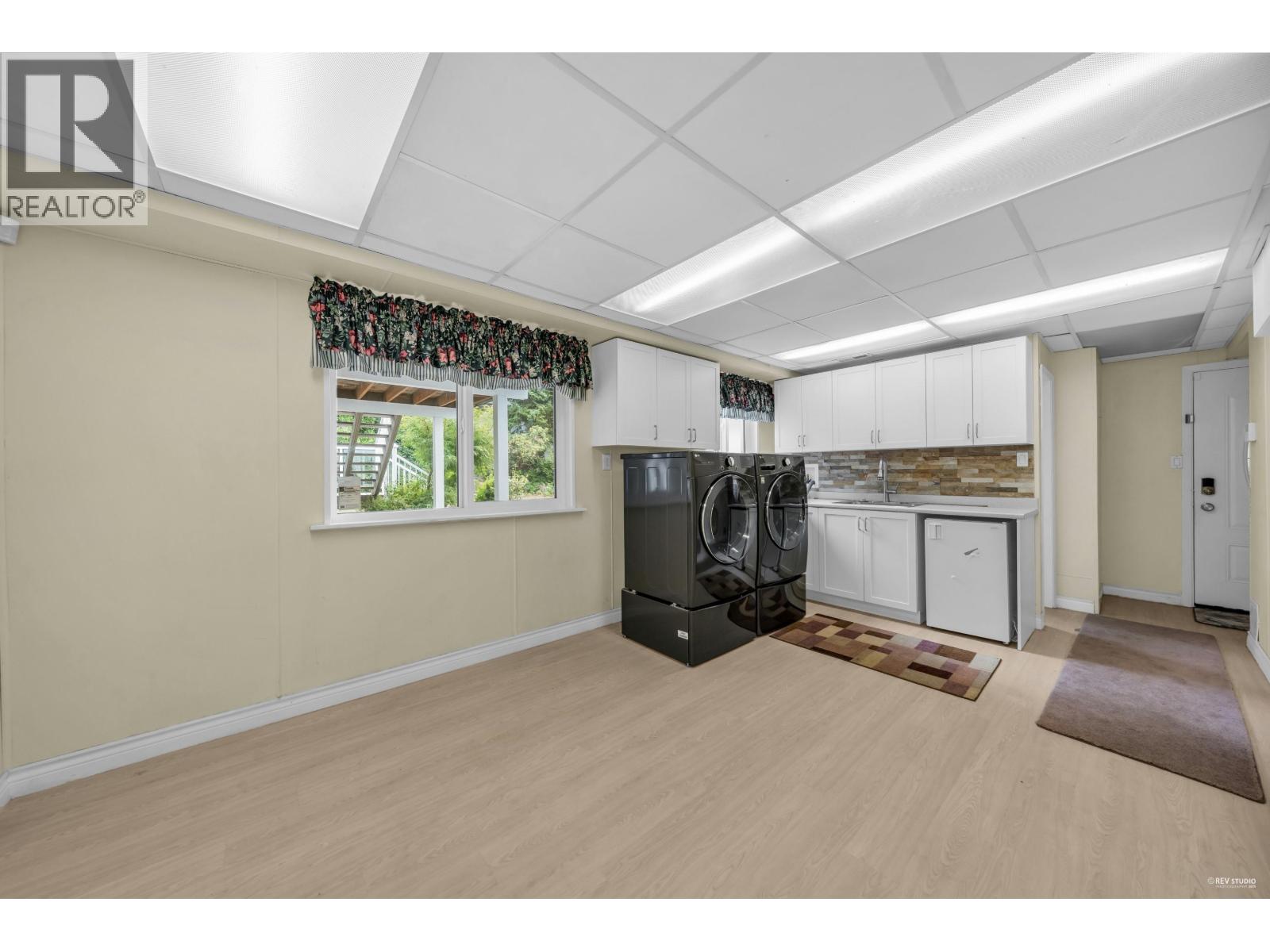 3566 REGENT AVENUE, North Vancouver