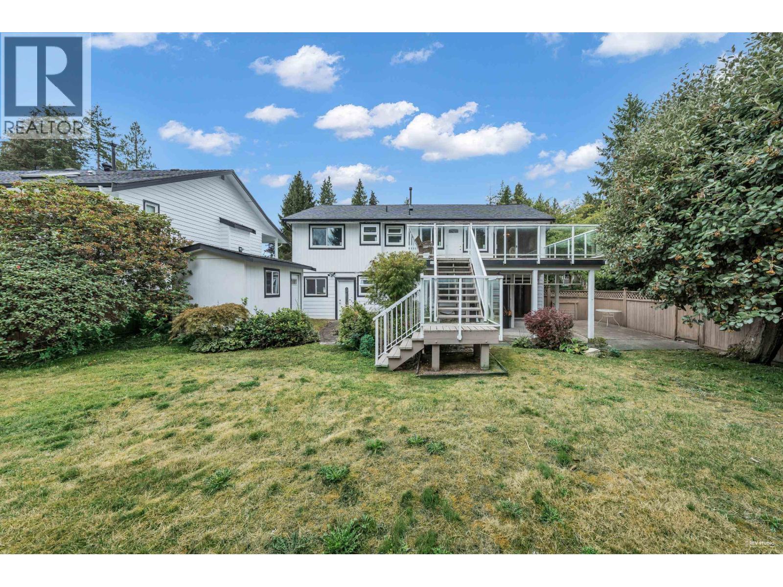 3566 REGENT AVENUE, North Vancouver